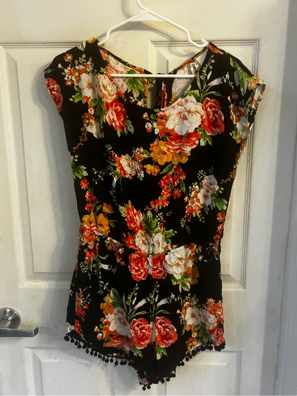 Mimi chica Floral Black Cap-Sleeve Romper with Pom Trim, Size: L